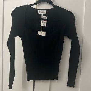 BRAND NEW Heartloom Black ribbed fitted Sweater, Womens size M